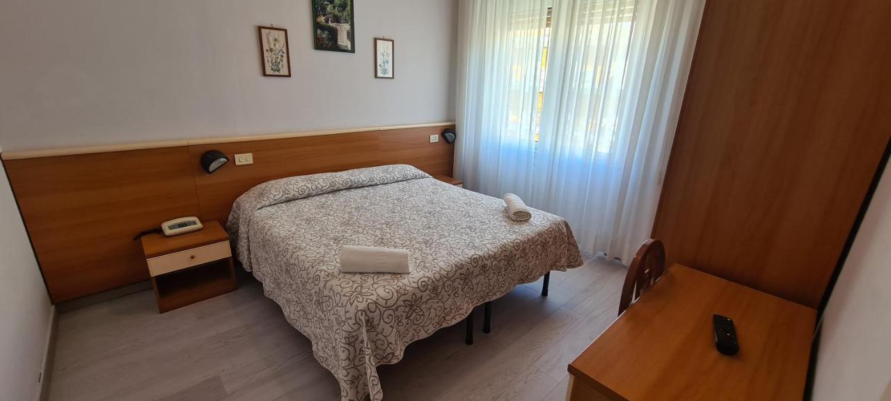 Hotel Colibri Финале Лигуре Екстериор снимка