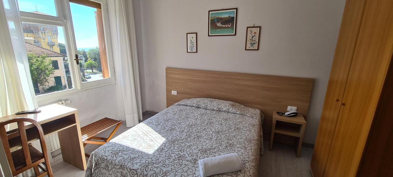 Hotel Colibri Финале Лигуре Екстериор снимка