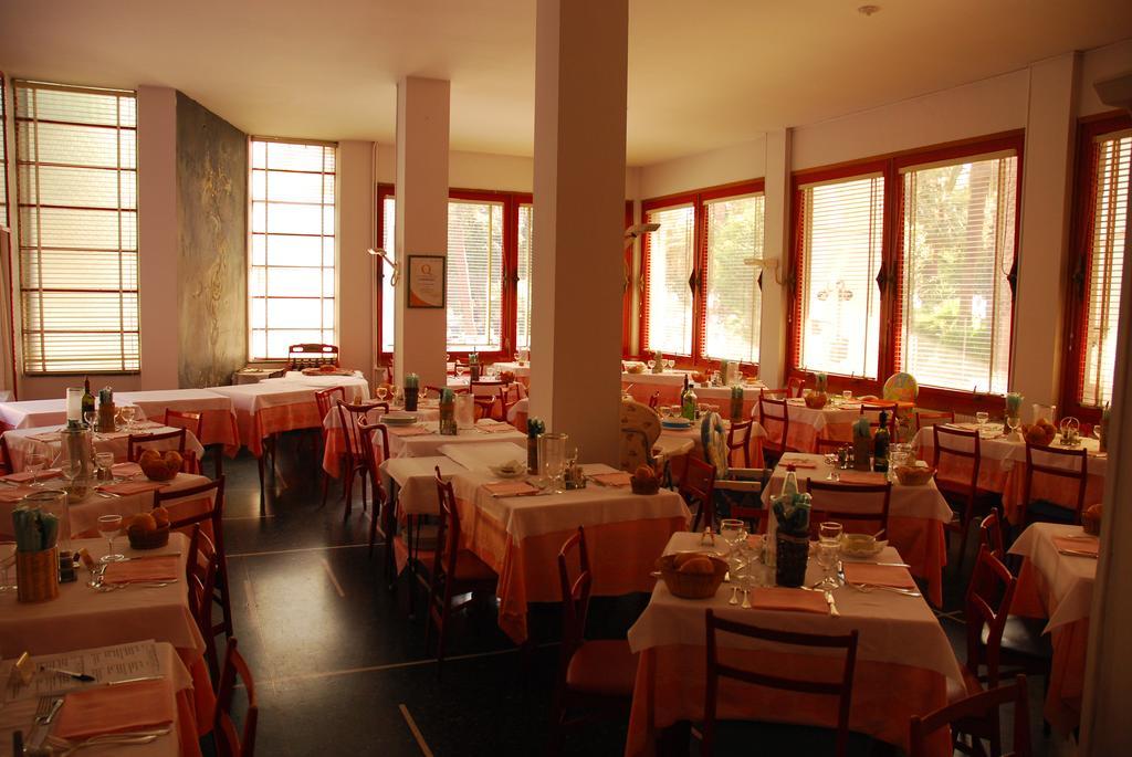 Hotel Colibri Финале Лигуре Екстериор снимка