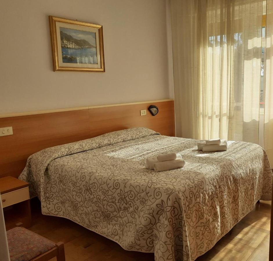 Hotel Colibri Финале Лигуре Екстериор снимка