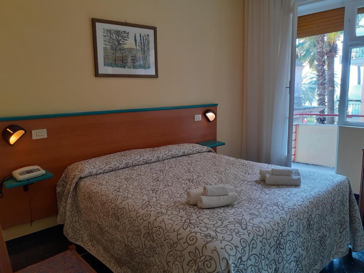 Hotel Colibri Финале Лигуре Екстериор снимка