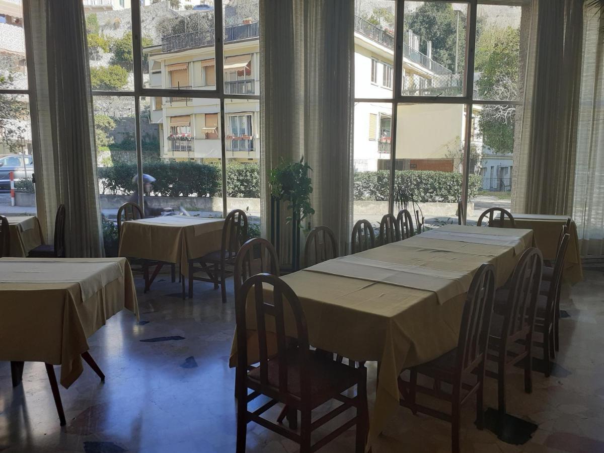 Hotel Colibri Финале Лигуре Екстериор снимка