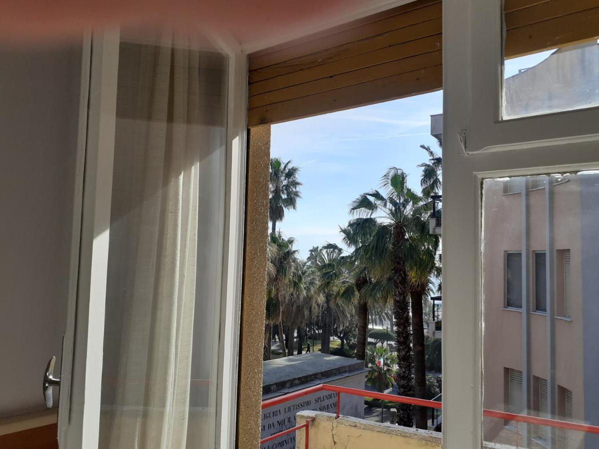 Hotel Colibri Финале Лигуре Екстериор снимка